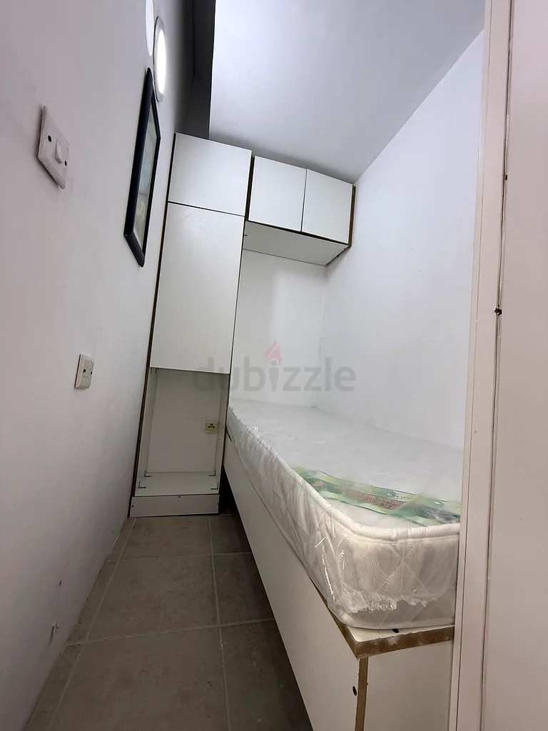 Amazing single partition without window in tecom very close to metro station64055829742211110