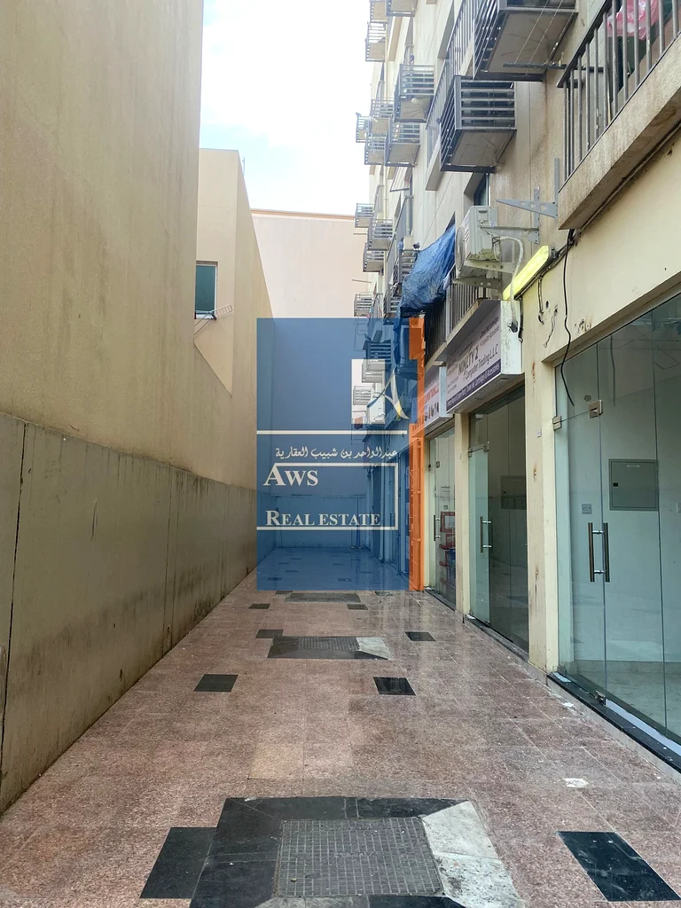 محل بأسعار معقولة في بر ديرة، محاط بالمجمعات السكنية64067788395649113