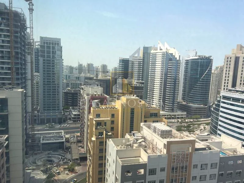 مجهز بالكامل | طابق عالي | متاح موقع ممتاز64064473084418110