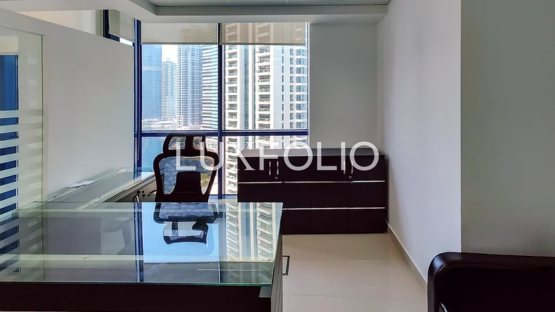 FURNISHED | NICE FITOUT | NEAR METRO64072451440899110