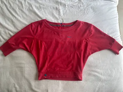 Stylish Pink Reebok Workout Top for Your Fitness Routine