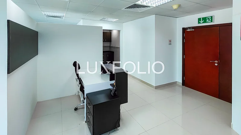 FURNISHED | NICE FITOUT | NEAR METRO64072451440899113