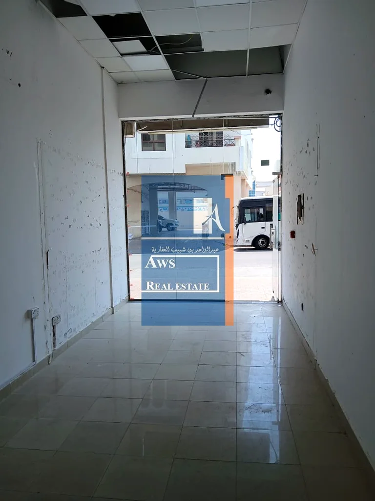 متجر رخيص في مكان تجاري متميز - بالقرب من محطة مترو أبو بكر64065922037505113