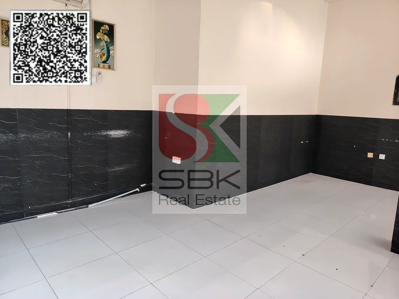 محلات متاحة للإيجار في مبنى فطيم، النعيمة 2، عجمان64073109281923114
