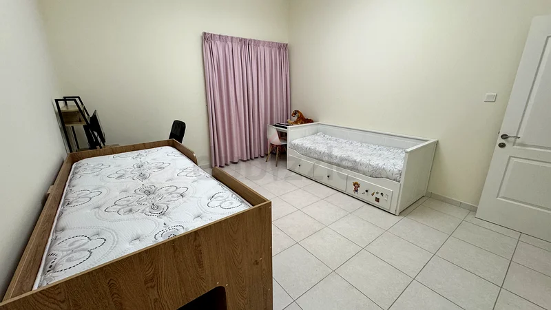 غرفة خاصة للإناث فقط64049410512769111