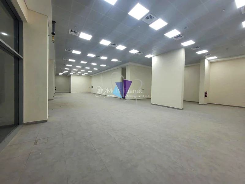متجر كبير الحجم متاح بعرض جيد64061711422594111