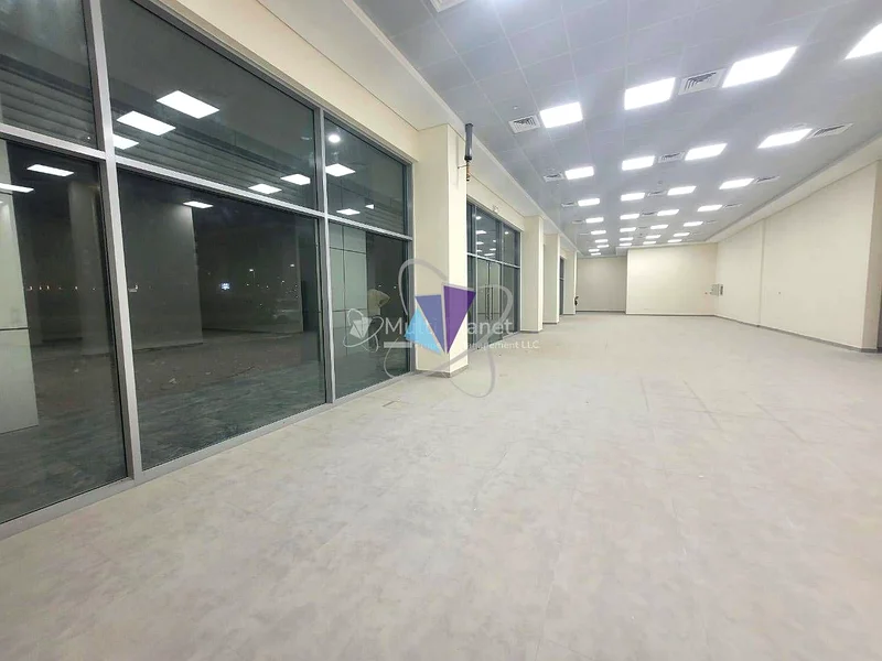 متجر كبير الحجم متاح بعرض جيد64061711422594110