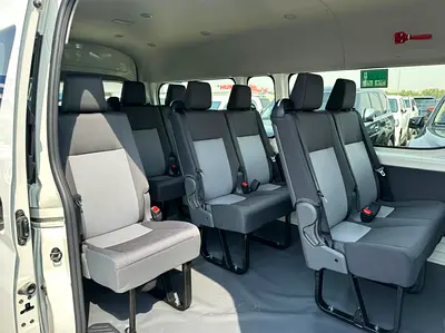 2025 Toyota HIACE — фото 17