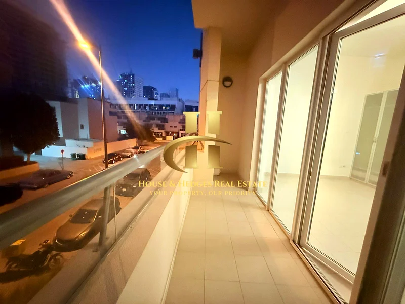 ستوديو واسع | مع مخزن | مطبخ مغلق64175526504067114