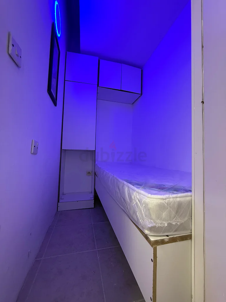 Amazing single partition without window in tecom very close to metro station64055829742211111