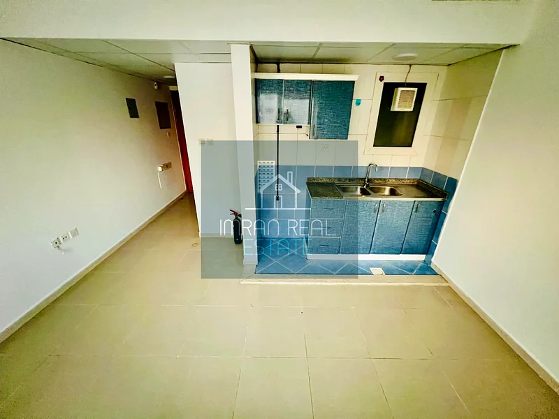 Ready to Move Spacious Studio~ Family Buliding - Available on Prime Location64195638480769111