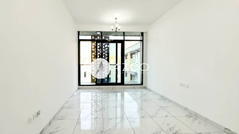 Spacious Layout | Ready to Move | Good Location64178379940609111