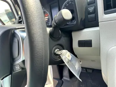 2025 Toyota HIACE — фото 14