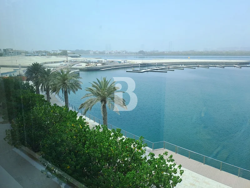 إطلالة على البحر | المنطقة المميزة | شبه مؤثثة64062257725057112