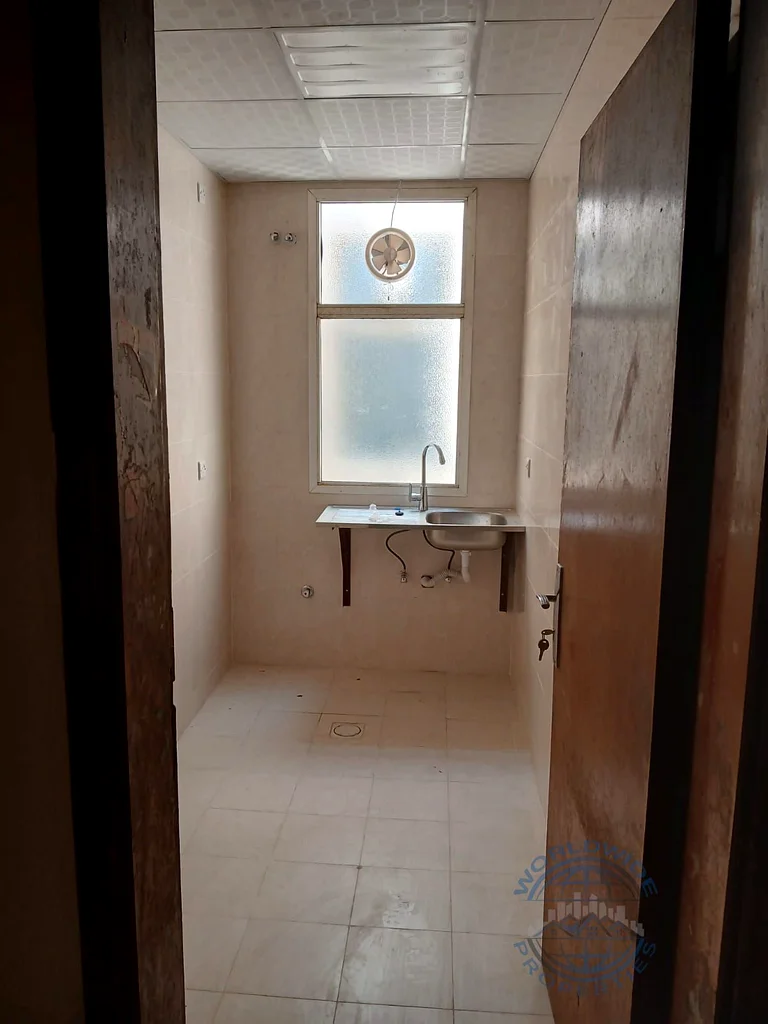50 ROOMS AVAILABLE IN JURF 1 WITH 2200 RENT FOR 8 PERSON CAPECITY EACH ROOM  READY TO MOVE64074344130562111