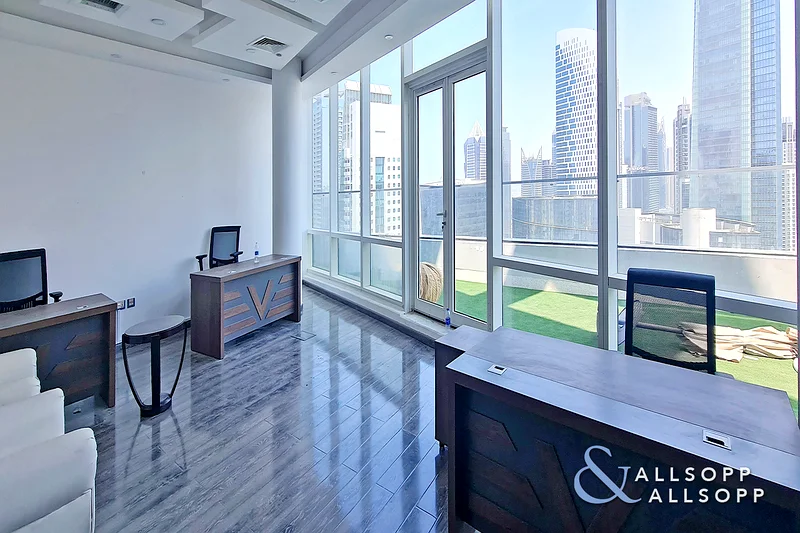 High floor Unit | Vacant Now | Close To Metro64070402999937113