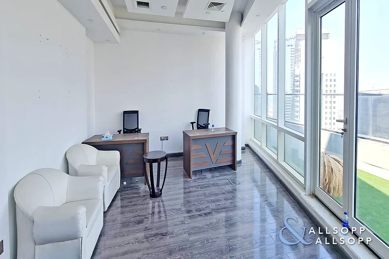 High floor Unit | Vacant Now | Close To Metro64070402999937114