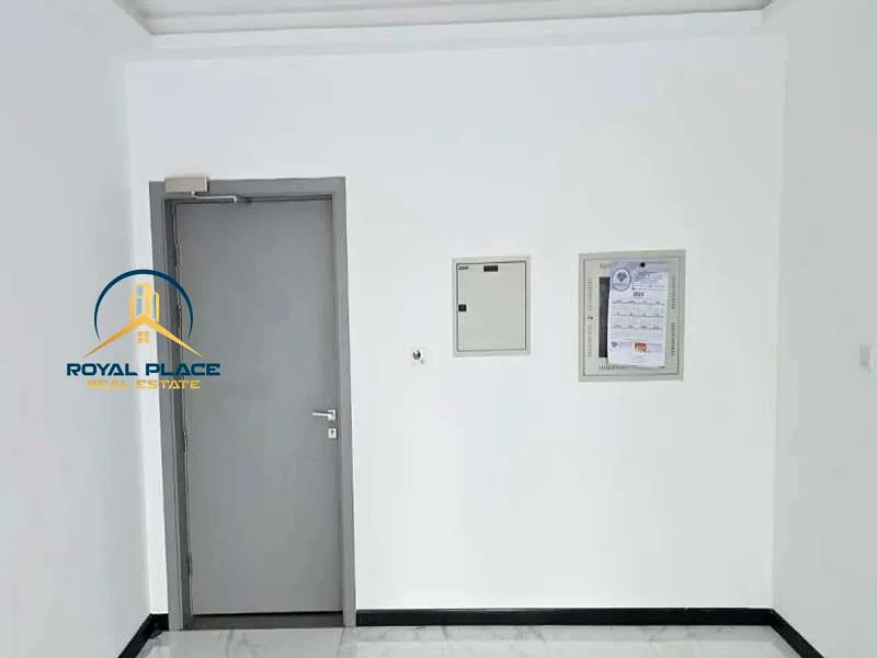 Fitted | Near Metro | Prime Location | Vacant |64069858189699114