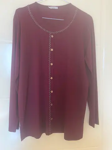 Chic Burgundy Button-Up Tunic - Perfect for Any Occasion!