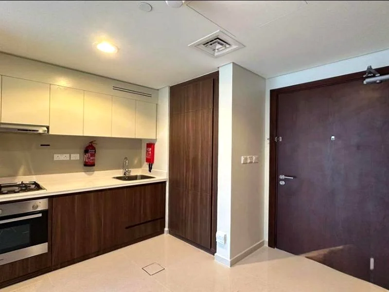 Canal Views | Modern Interiors | Private Balcony64170863504257114