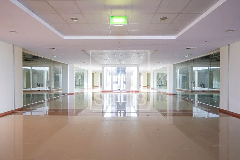 موقع متميز | طابق كامل | مساحة تجارية64061599480451114