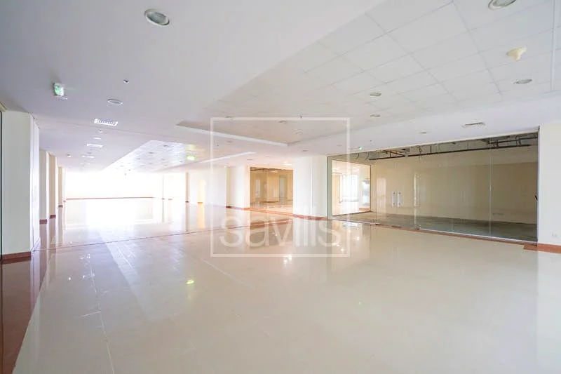 موقع متميز | طابق كامل | مساحة تجارية64061599480451111
