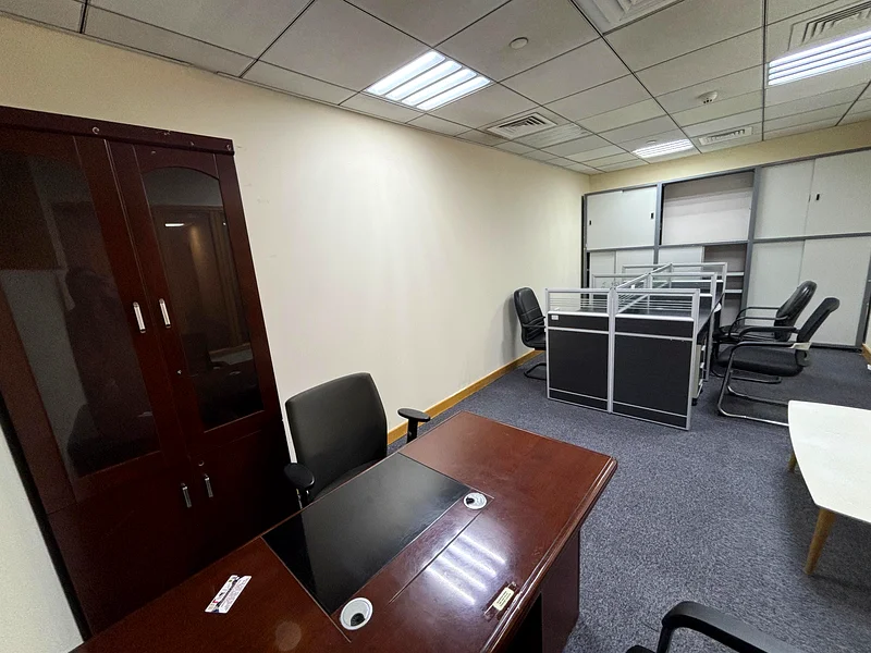 RENTAL OFFICES : EJARI SERVICES : NEAR TO METRO : DEWA INCLUDED : FREE MEETING ROOM64072555925890110