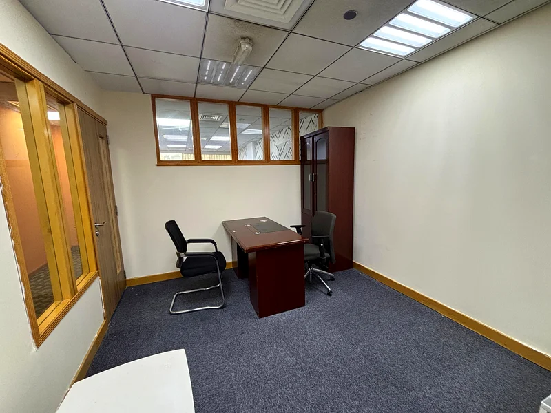 RENTAL OFFICES : EJARI SERVICES : NEAR TO METRO : DEWA INCLUDED : FREE MEETING ROOM64072555925890111