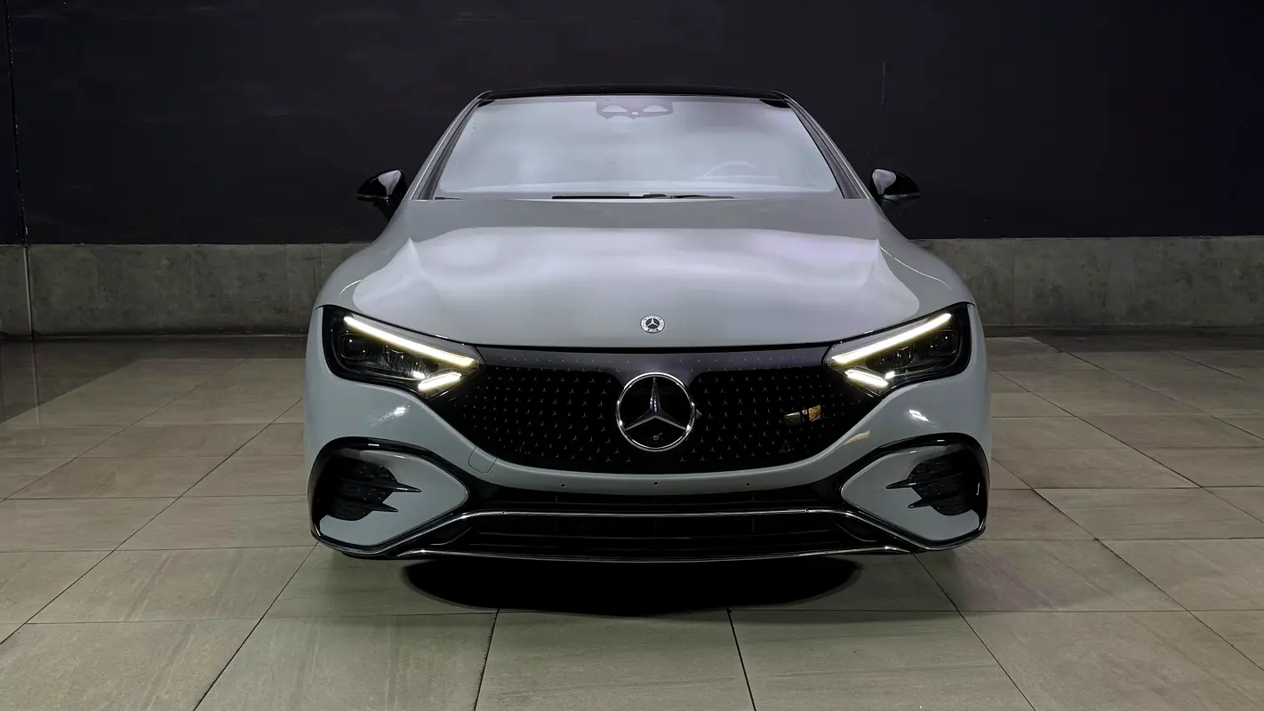 Mercedes-Benz EQE 2023 — photo 1 of 20