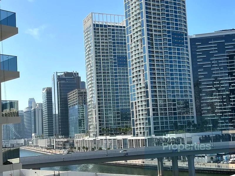 جاهز للانتقال | إطلالة على برج وخليج | موقع جيد64208946716673110