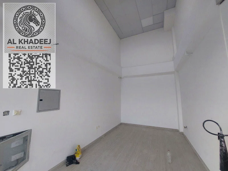 محل بحجم معقول للإيجار السنوي في الباذية  أول مستأجر مبنى جديد  مساحة كبيرة جدًا  مناسب لأي غرض يقع مباشرة على الشارع الرئيسي64072889880706112