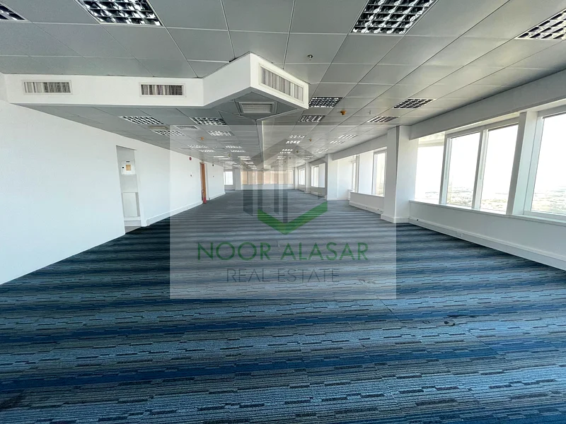 مكتب مجهز بالكامل بأرضية كاملة خلف المترو جاهز للانتقال64067680702979112