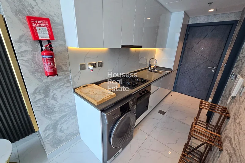 Spacious Modern | Fully Furnished | Pool View64155936165249112