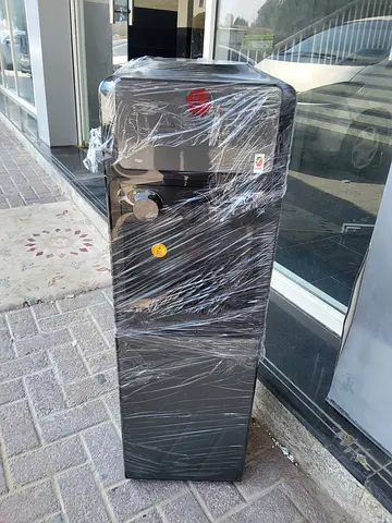 Top load water dispenser