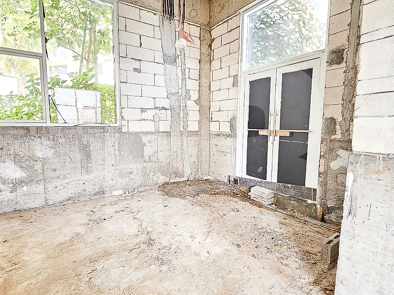 Shell and Core | Spacious | Great Location64063470017409114