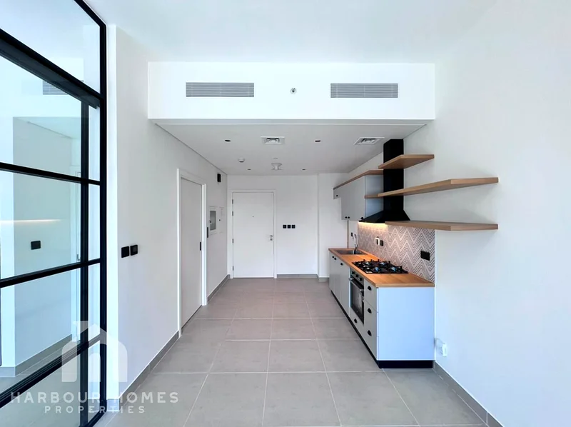 VACANT | SPACIOUS UNIT | POOL VIEW64214293038083112