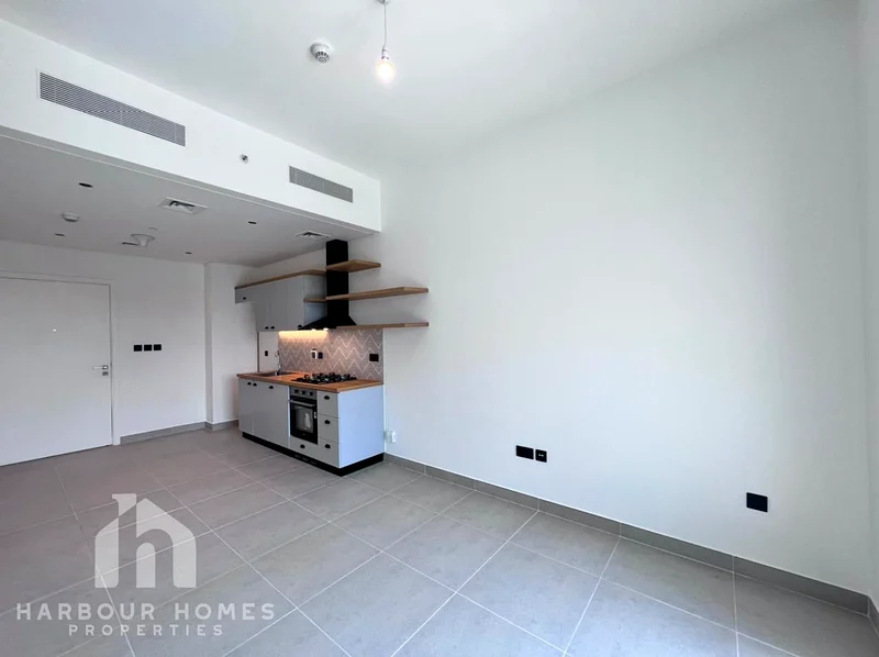 VACANT | SPACIOUS UNIT | POOL VIEW64214293038083110