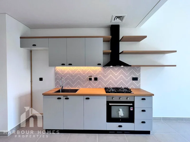 VACANT | SPACIOUS UNIT | POOL VIEW64214293038083113