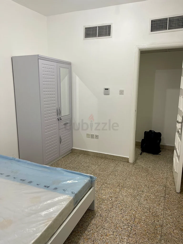 غرفة مفروشة متاحة للزوجين الهنديين من 1 أكتوبر64054278273793110