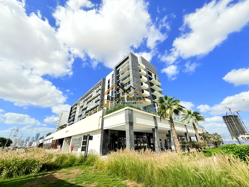 Strategic Location | Near To Customer Parking | Multi-Use Potential64065259590402111
