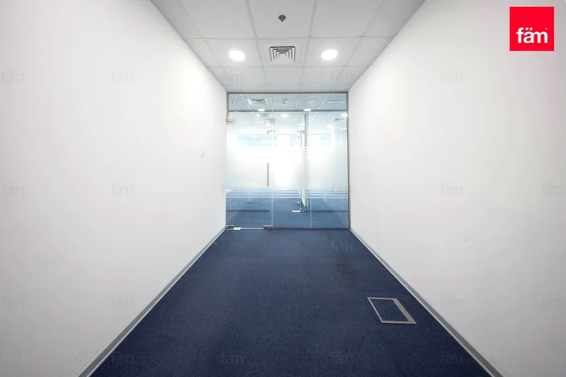 Fully Fitted | Patitioned Unit | Vacant64069202511361114