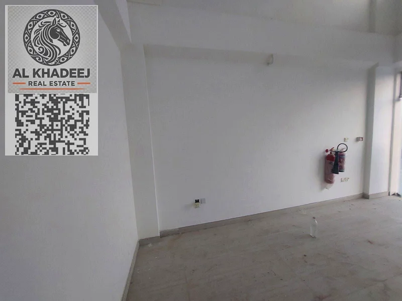 محل بحجم معقول للإيجار السنوي في الباذية  أول مستأجر مبنى جديد  مساحة كبيرة جدًا  مناسب لأي غرض يقع مباشرة على الشارع الرئيسي64072889880706114