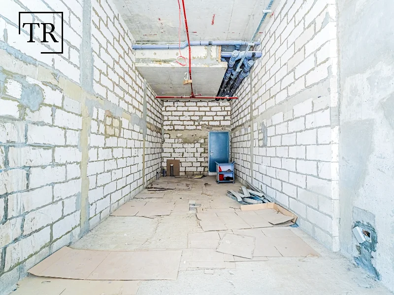 Prime Area | Vacant | Shop | Ground Floor | Bright64065259570050113