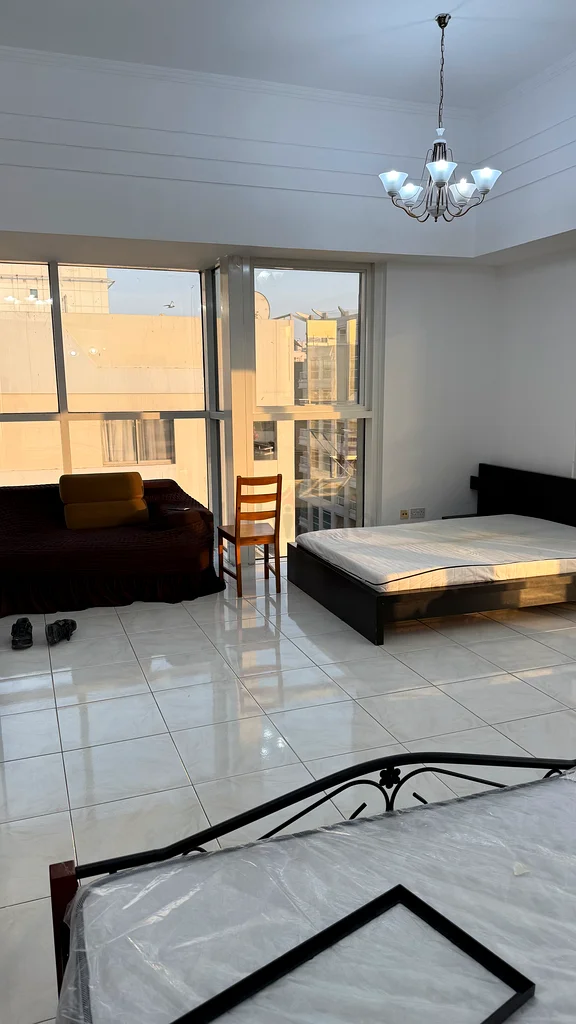 PREMIUM BED SPACE FOR EXECUTIVE LADIES NEAR BURJUMAN METRO , RAVIZ (PREFERABLE FOR KERALA  TAMIL)64057032816899111