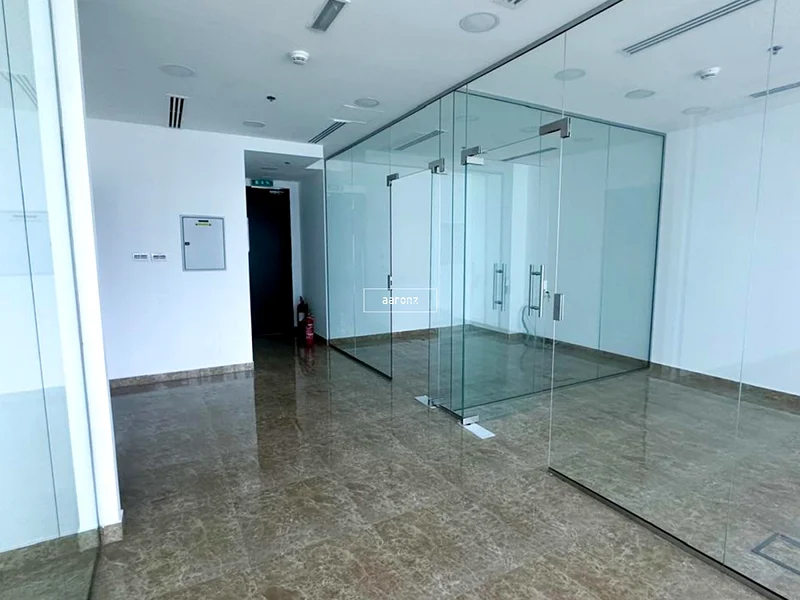 Partitioned | Canal View | Near to Metro64068551069185110