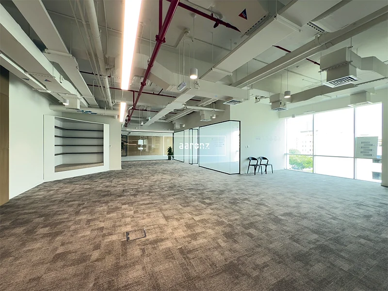 ELEGANTLY FITTED | PARTITIONED | CARPETED64067125245058113