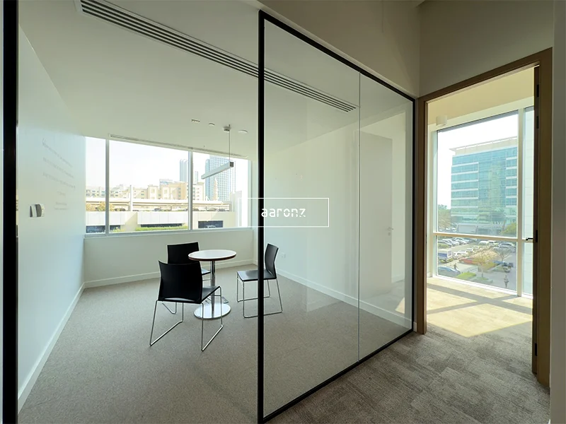 ELEGANTLY FITTED | PARTITIONED | CARPETED64067125245058114