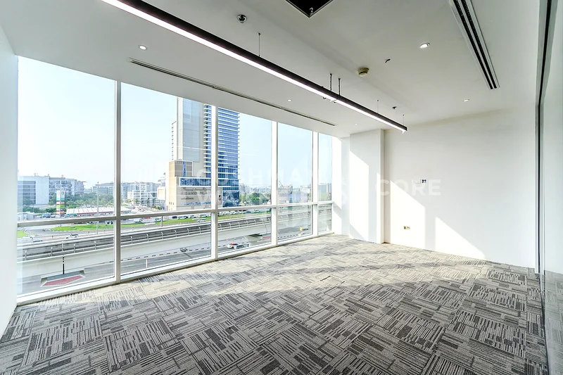 Fully Fitted | Partitioned | Carpeted | 5 Parking64067125179777111