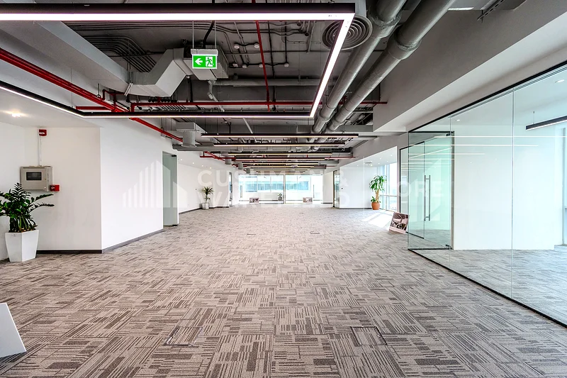 Fully Fitted | Partitioned | Carpeted | 5 Parking64067125179777110