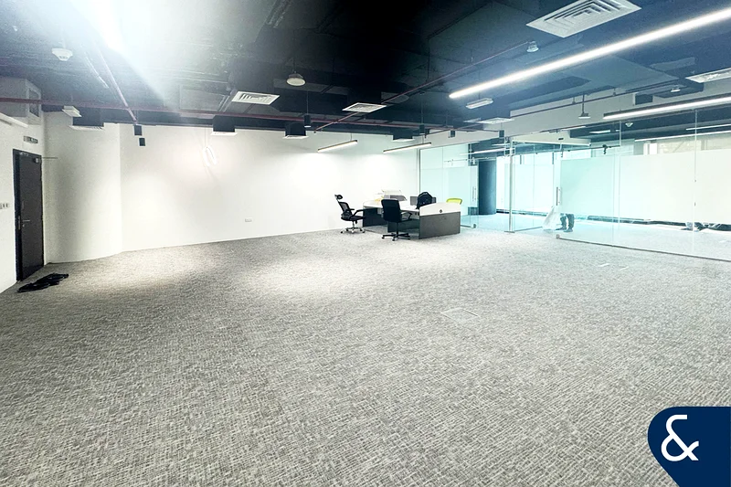 Vacant | Well maintained | Strategic64068551185155110
